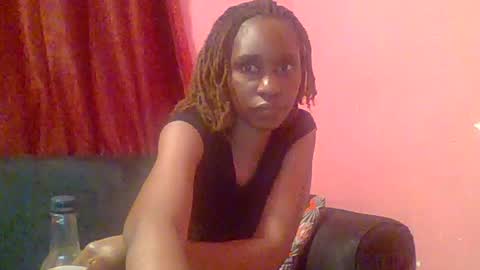 Snapshot of ebon_fantasy1 chatting on 06-12-26, 08:41 Ebon Fantasy1s online show from 06-12-26, 08:41