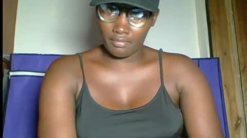 Snapshot of ebony_choco2 chatting on 04-05-26, 03:31 ebony choco2 online show from 04-05-26, 03:31