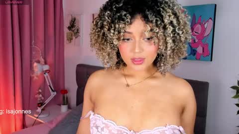 Snapshot of ebony_curly2 chatting on 04-27-26, 08:07 isa online show from 04-27-26, 08:07