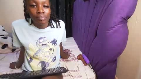 Snapshot of ebony_desire1 chatting on 04-29-26, 05:41 Desire online show from 04-29-26, 05:41