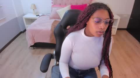 ebony_fantasy2 online show from 02-25-26, 11:42