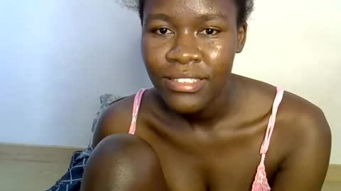 ebony_lynne online show from 07-07-26, 07:09