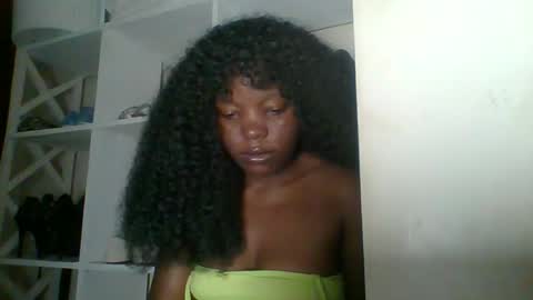 Snapshot of ebony_malkia chatting on 12-15-25, 07:34 Malikia online show from 12-15-25, 07:34