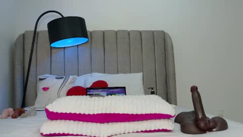 Snapshot of ebony_pearl69 chatting on 08-06-26, 06:59 ebony_pearl69 online show from 08-06-26, 06:59