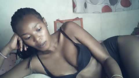 ebony_phoenix12 online show from 12-19-25, 04:30