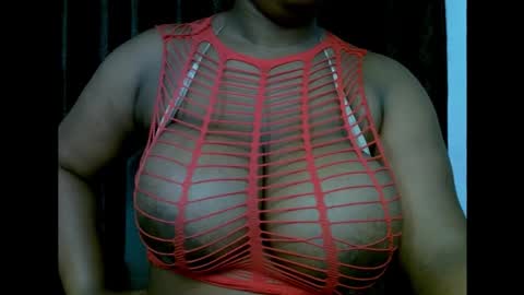 Snapshot of ebony_plumx12 chatting on 10-20-25, 06:58 Prisy online show from 10-20-25, 06:58