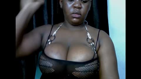 Snapshot of ebony_plumx12 chatting on 10-23-25, 07:56 Prisy online show from 10-23-25, 07:56