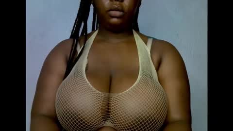 Snapshot of ebony_plumx12 chatting on 10-26-25, 08:37 Prisy online show from 10-26-25, 08:37