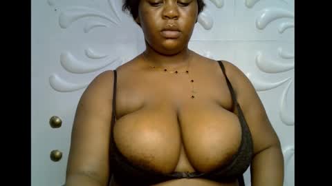 Snapshot of ebony_plumx12 chatting on 11-12-25, 11:14 Prisy online show from 11-12-25, 11:14