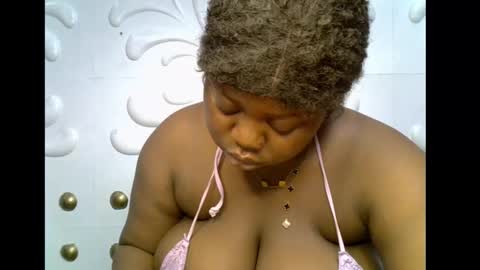 Snapshot of ebony_plumx12 chatting on 11-13-25, 11:20 Prisy online show from 11-13-25, 11:20