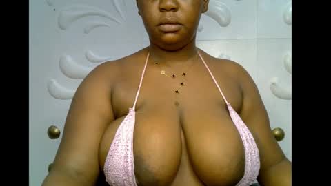 Snapshot of ebony_plumx12 chatting on 11-21-25, 07:51 Prisy online show from 11-21-25, 07:51