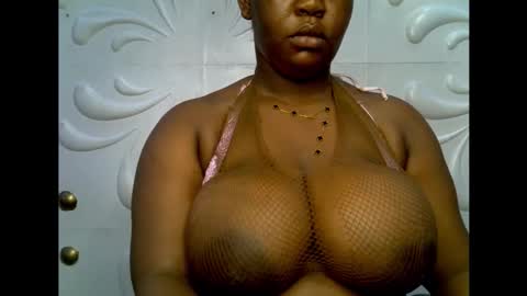 Snapshot of ebony_plumx12 chatting on 11-24-25, 06:40 Prisy online show from 11-24-25, 06:40