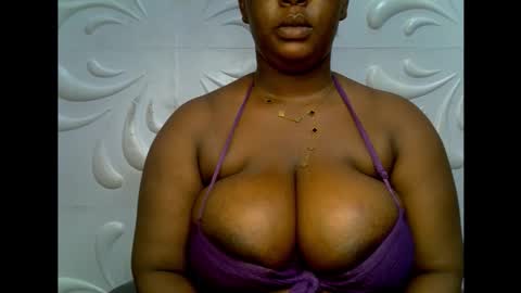 Snapshot of ebony_plumx12 chatting on 11-25-25, 07:03 Prisy online show from 11-25-25, 07:03