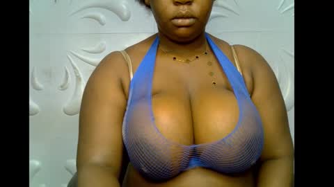 Snapshot of ebony_plumx12 chatting on 12-02-25, 08:30 Prisy online show from 12-02-25, 08:30