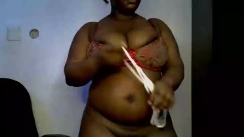 Snapshot of ebony_plumx12 chatting on 01-06-26, 08:01 Prisy online show from 01-06-26, 08:01