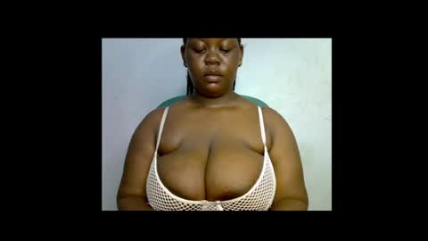 Snapshot of ebony_plumx12 chatting on 04-14-26, 07:31 Prisy online show from 04-14-26, 07:31