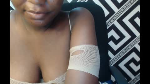 Snapshot of ebony_sexy_queen chatting on 03-06-25, 11:36 Racheal online show from 03-06-25, 11:36