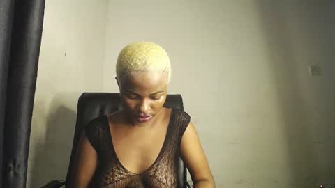 Snapshot of ebony_slimgirl0 chatting on 06-17-26, 10:10 Lilly online show from 06-17-26, 10:10