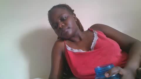 Snapshot of ebony_tasha chatting on 05-04-26, 05:36 tasha online show from 05-04-26, 05:36