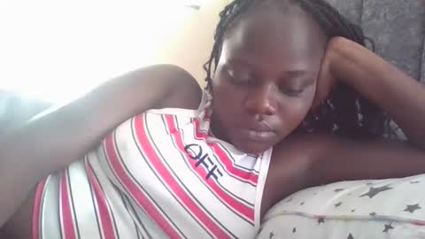 Snapshot of ebony_tasha chatting on 05-14-26, 05:03 tasha online show from 05-14-26, 05:03