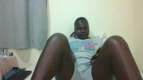 Snapshot of ebonyblack28 chatting on 09-15-25, 07:03 MELVINE online show from 09-15-25, 07:03