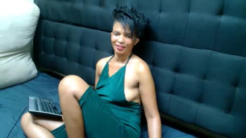Snapshot of ebonyblazexxx chatting on 12-14-25, 08:13 EBONYBLAZEXXX online show from 12-14-25, 08:13