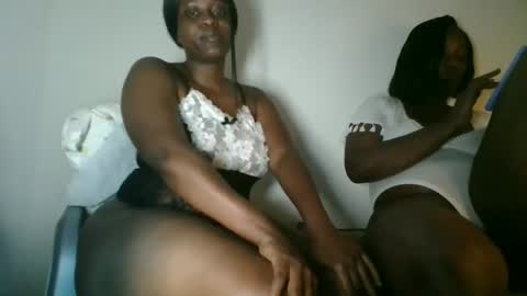 Snapshot of ebonyboutilicious chatting on 01-14-26, 08:03 Loreina online show from 01-14-26, 08:03