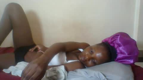 Snapshot of ebonycutegal4 chatting on 05-24-26, 08:41 MELLEN online show from 05-24-26, 08:41