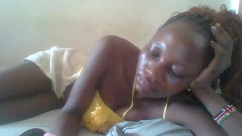 Snapshot of ebonycutegal4 chatting on 05-26-26, 07:15 MELLEN online show from 05-26-26, 07:15