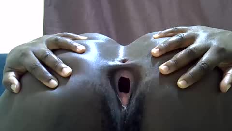Snapshot of ebonyfire99 chatting on 06-11-26, 02:00 ebonyfire99 online show from 06-11-26, 02:00