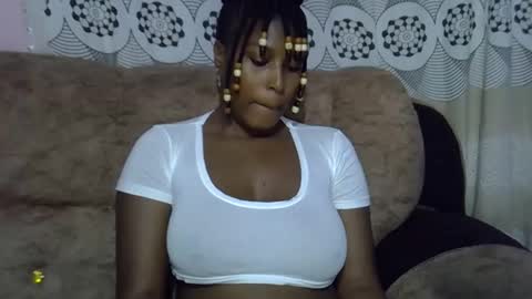 pretty online show from 04-25-26, 10:29