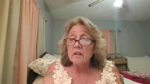 Lovebug1960 online show from 03-25-26, 01:44