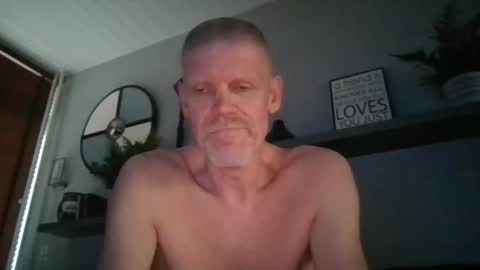 eddie4767 online show from 09-08-25, 05:45