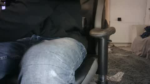 Snapshot of edged_biker chatting on 01-03-25, 06:35 edged biker online show from 01-03-25, 06:35