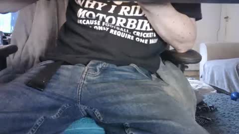 Snapshot of edged_biker chatting on 01-18-25, 03:05 edged biker online show from 01-18-25, 03:05