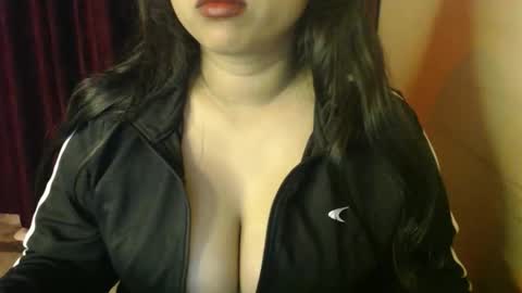Snapshot of edin_rose chatting on 11-30-25, 10:14 Edin online show from 11-30-25, 10:14