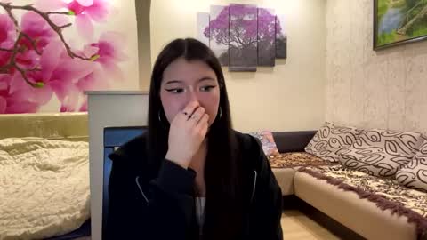 Eri online show from 04-13-26, 06:35