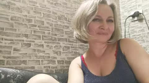 edithmanning online show from 02-14-25, 04:31