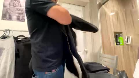 Snapshot of edvmendez1766 chatting on 12-21-25, 08:54 edvmendez1766 online show from 12-21-25, 08:54