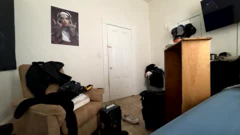 Snapshot of edvmendez1766 chatting on 02-14-26, 10:17 edvmendez1766 online show from 02-14-26, 10:17