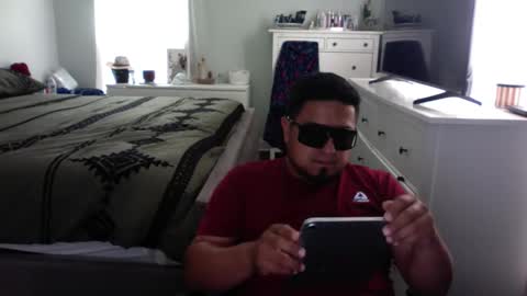 edward9092 online show from 06-08-26, 08:09