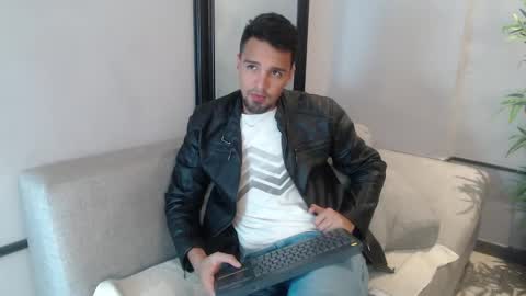 Eduardo online show from 03-06-25, 03:46