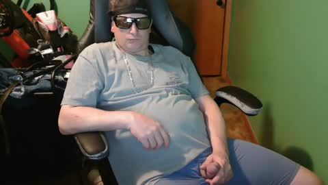 edwardaims_2please online show from 04-30-26, 02:18