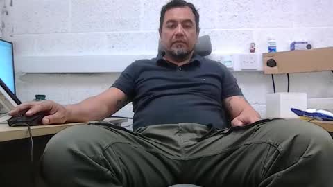 EdM online show from 04-23-26, 01:46