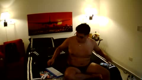 Snapshot of edwins777 chatting on 12-05-25, 04:03 Nicky789 online show from 12-05-25, 04:03