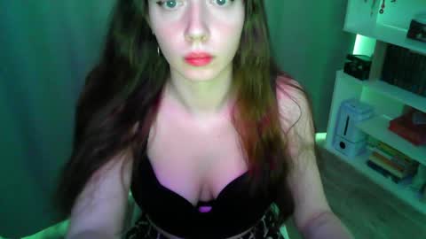 effie_balconii online show from 04-10-26, 10:53