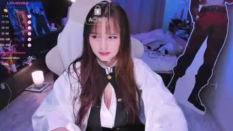 Effie online show from 10-25-25, 12:13