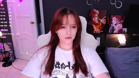 Snapshot of effie_lee chatting on 05-16-26, 01:43 Effie online show from 05-16-26, 01:43