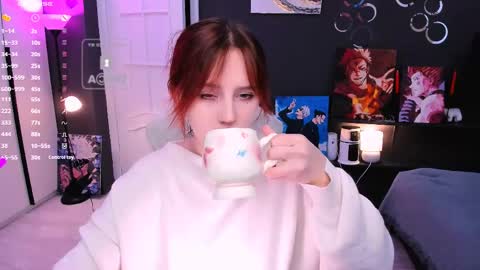 Snapshot of effie_lee chatting on 05-28-26, 10:01 Effie online show from 05-28-26, 10:01