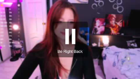 Snapshot of effie_lee chatting on 06-14-26, 02:24 Effie online show from 06-14-26, 02:24